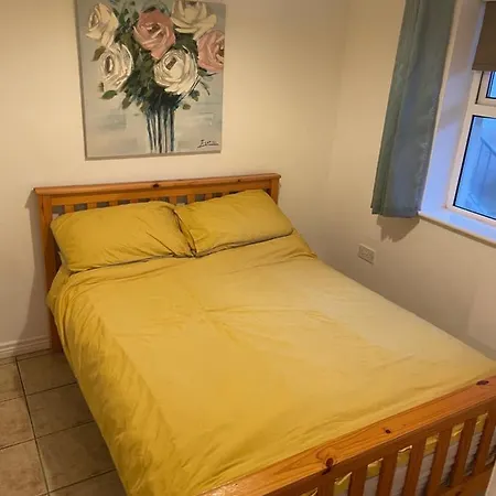 Apartment Ground Floor Deluxe Seaside With Patio & Private Entrance, Marine Court