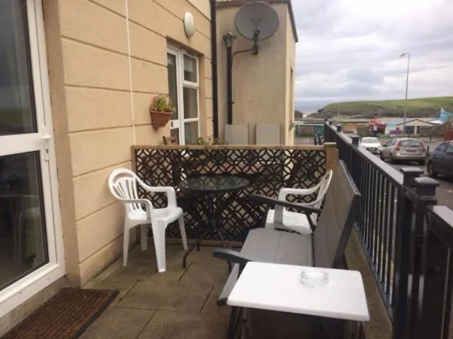 Ground Floor Deluxe Seaside With Patio & Private Entrance, Marine Court Bundoran