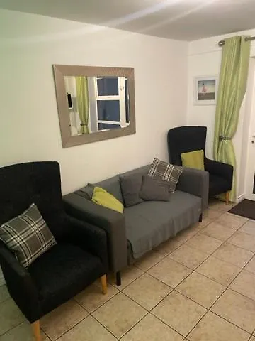 Ground Floor Deluxe Seaside With Patio & Private Entrance, Marine Court Bundoran